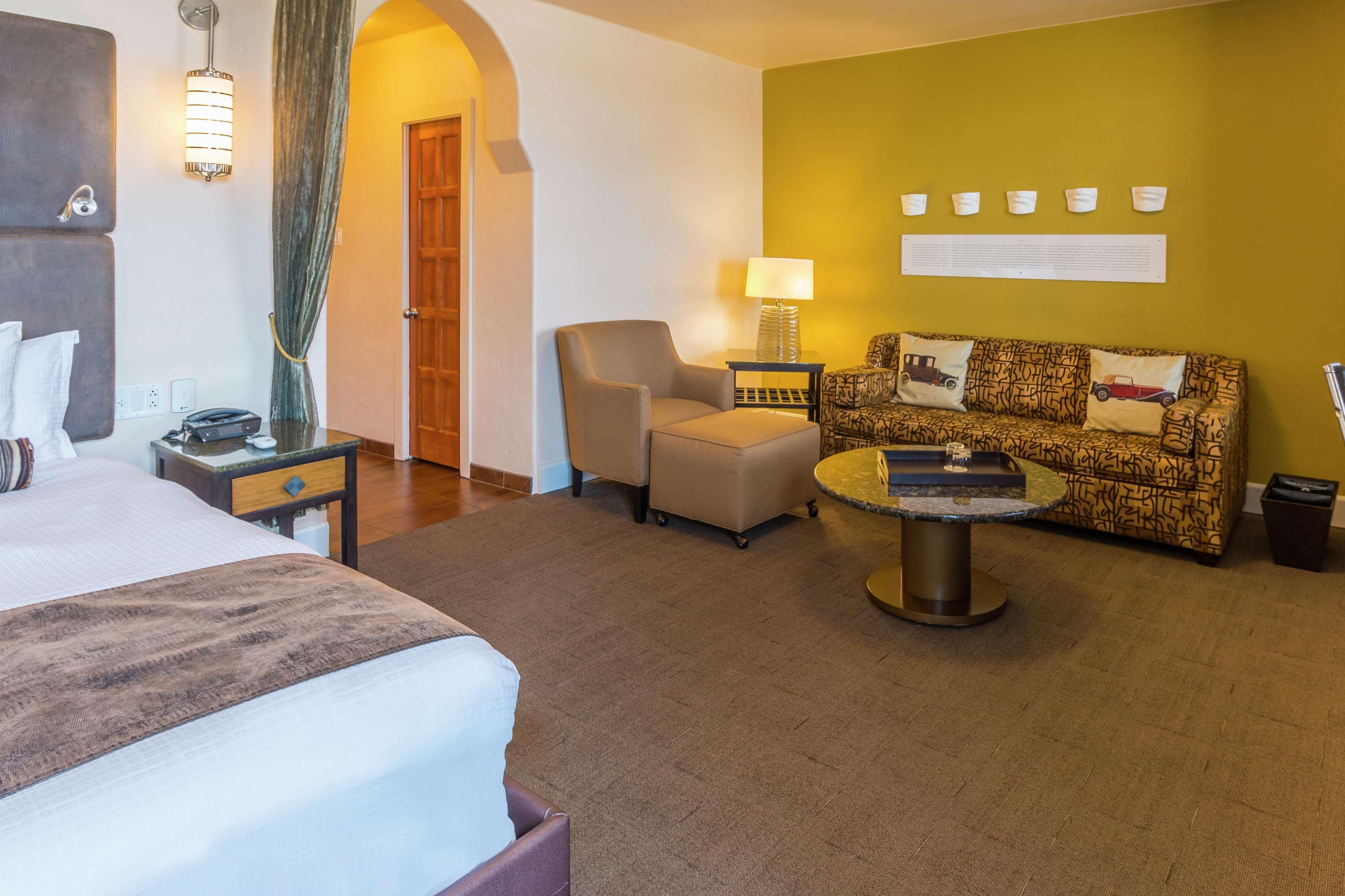 Andaluz Albuquerque, Curio Collection By Hilton